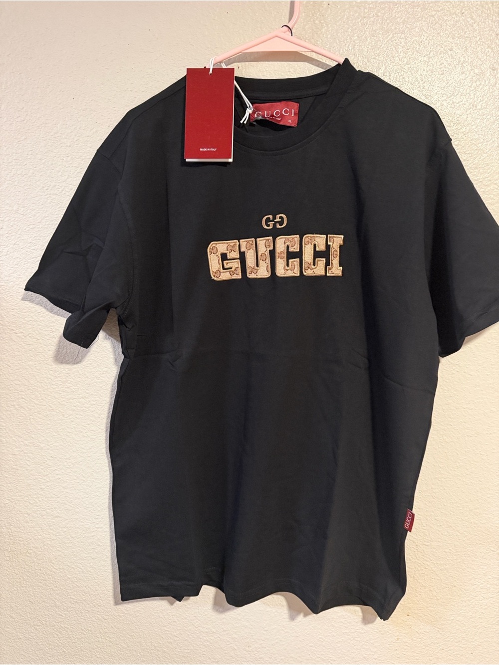 Gucci Black Short-Sleeve Tee with Beige Logo Patch